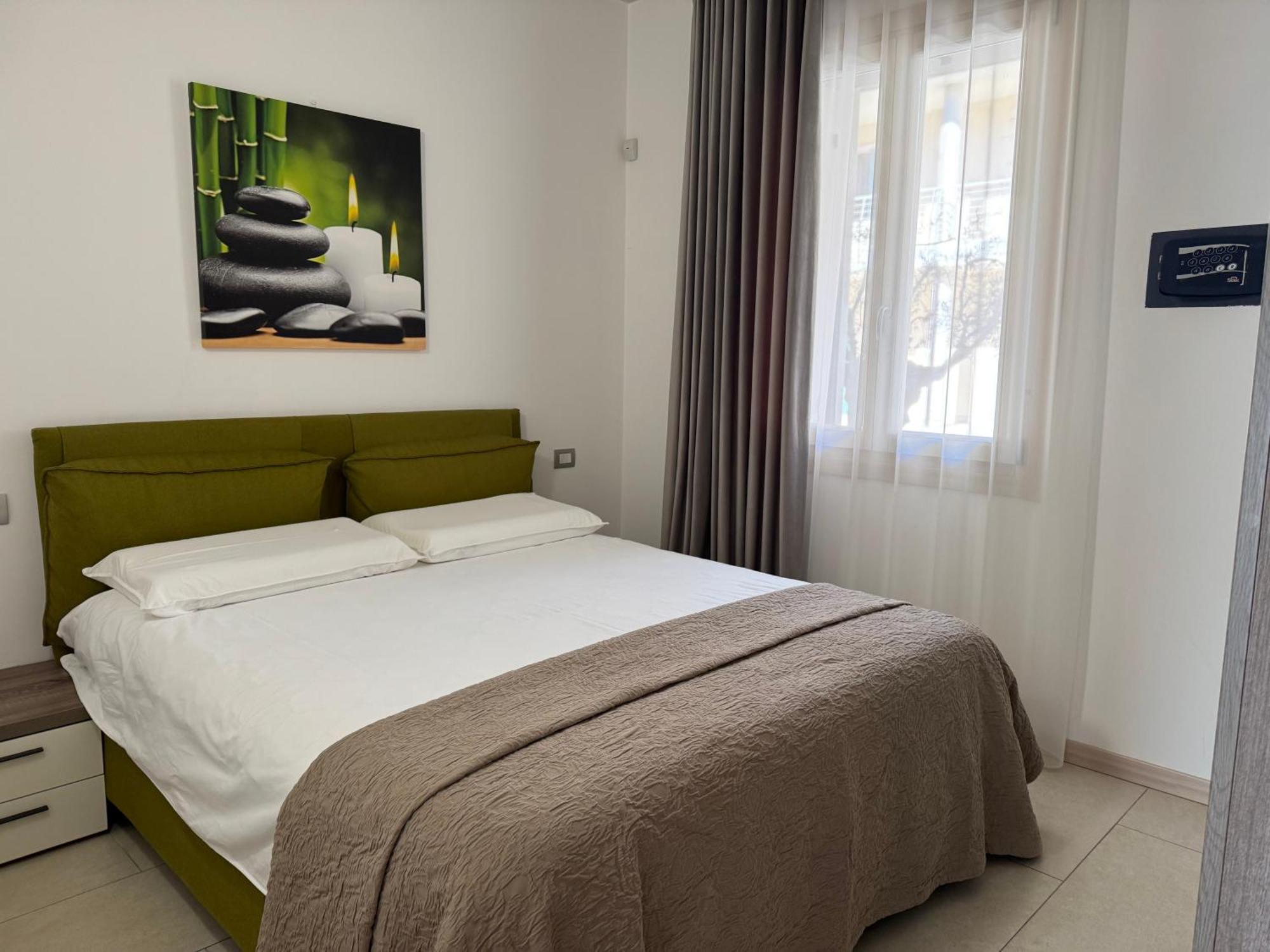 De Luxe Apartments Eden 시르미오네 외부 사진